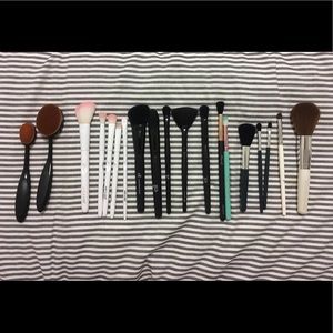 Face and Eye Makeup Brushes (Various Brands)